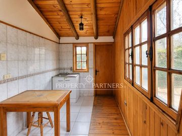 Lo Pinto, Casa en Condominio con Agua Propia, Gran Jardín y Cabaña de Invitados
