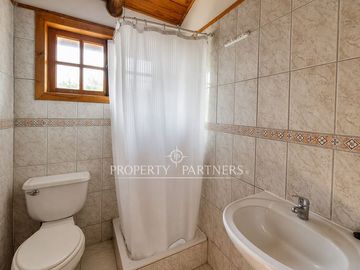 Lo Pinto, Casa en Condominio con Agua Propia, Gran Jardín y Cabaña de Invitados