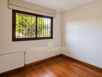 Lo Pinto, Casa en Condominio con Agua Propia, Gran Jardín y Cabaña de Invitados