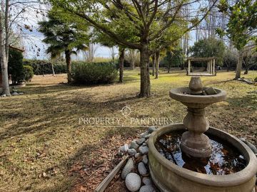 Lo Pinto, Casa en Condominio con Agua Propia, Gran Jardín y Cabaña de Invitados