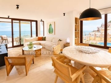 Vista despejada al mar y en primera línea, espectacular departamento remodelado y amoblado