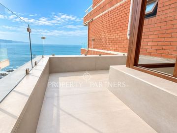 Vista despejada al mar y en primera línea, espectacular departamento remodelado y amoblado
