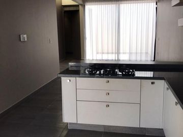 Casa en Renta en Santa Lucía, Mayorazgo LEON, GTO sin muebles. Una planta y cerca Puerto Interior