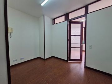 Oficina en arriendo, centro internacional Bogotá