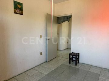 Casa en Fracc. Colomos Residencial, El Colomo, Mzo. Colima. C.P. 28800