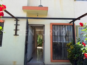 Casa en Fracc. Colomos Residencial, El Colomo, Mzo. Colima. C.P. 28800
