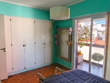 Departamento 4 Ambientes con cochera Piso Alto