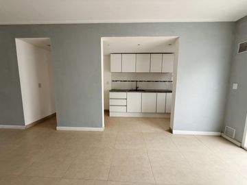 Venta: Casa de tres dormitorios con galería y parrillero a estrenar en Fisherton, Rosario