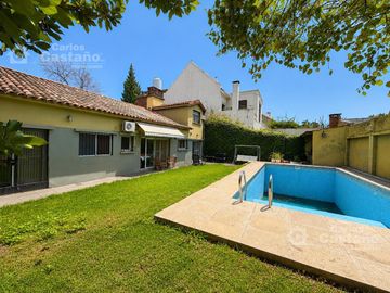 Excelente Casa 5 Ambientes con Jardín, Pileta y Cochera