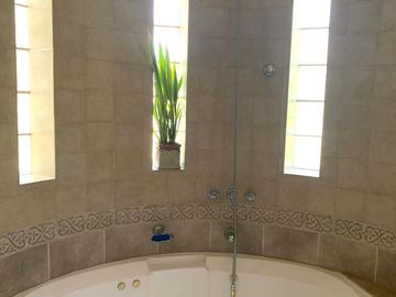 Casa en venta y alquiler anual en Country Banco Provincia
