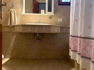 Casa en venta y alquiler anual en Country Banco Provincia