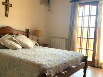 Casa en venta y alquiler anual en Country Banco Provincia