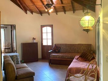 Casa en venta y alquiler anual en Country Banco Provincia