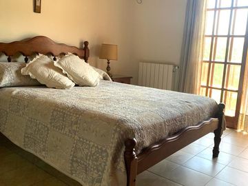 Casa en venta y alquiler anual en Country Banco Provincia