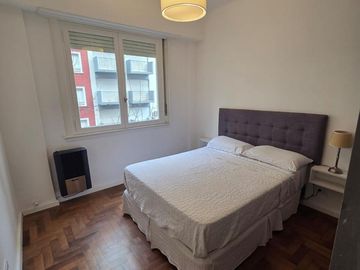 Departamento 3 ambientes reciclado en zona Centro