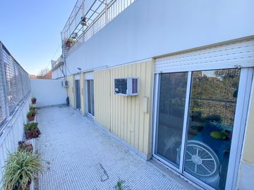 VENTA DEPARTAMENTO 5 AMBIENTES, CON BALCON FRENTE A PLAZA ARENALES - VILLA DEVOTO