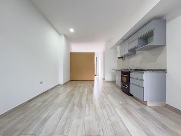 Monoambiente divisible, placard, balcon, super amplio, Martin