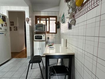 5 Ambientes con Dependencia, Palier Privado, Parrilla y Balcón Cerrado en Palermo Hollywood