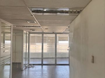 Oficina en arriendo Amplios espacios y vistas panoramicas en el corazn de Santiago centro Historico