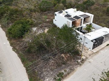 Terreno de 197m2 en esquina en la zona de Temozón