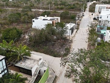 Terreno de 197m2 en esquina en la zona de Temozón