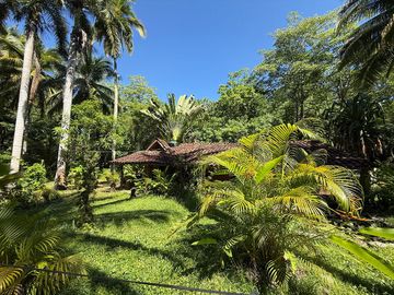 Terreno con casa de campo en Zihuatanejo