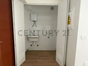 Alquilo dpto Flat de estreno en Magadalena liimite con san Isidro .