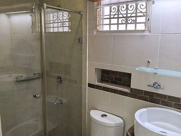CASA EN VENTA EN LA COL. JUAN PABLO II PRIMERA ETAPA