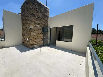 Casa en renta en Jardines del Bosque