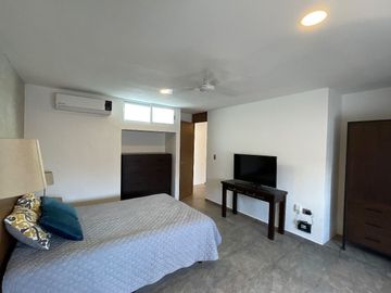 Townhouse Industrial Amueblado en Renta en San Antonio Cinta