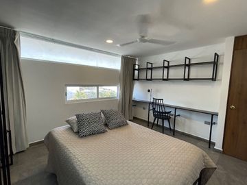 Townhouse Industrial Amueblado en Renta en San Antonio Cinta