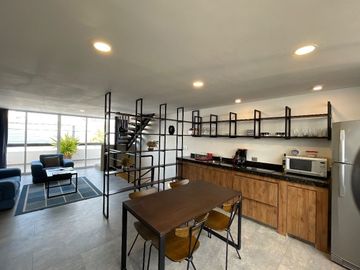 Townhouse Industrial Amueblado en Renta en San Antonio Cinta