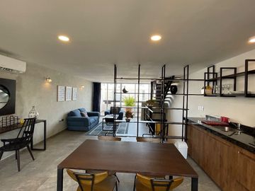 Townhouse Industrial Amueblado en Renta en San Antonio Cinta