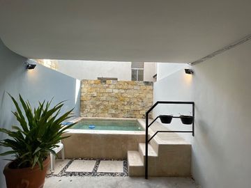 Townhouse Industrial Amueblado en Renta en San Antonio Cinta