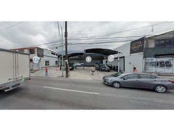EXCELENTE  LOCAL EN RENTA AV LINCOLN 340 M 2 $ 35 Mil