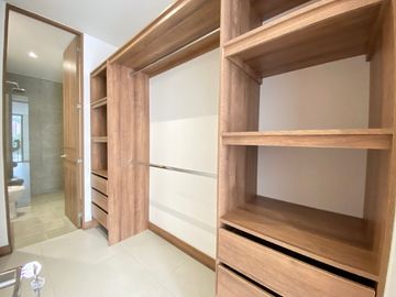 APARTAMENTO EN ARRIENDO UBICADO EN EL POBLADO SECTOR CIUDAD DEL RIO