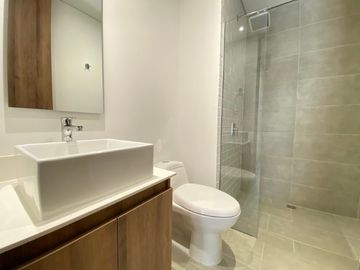APARTAMENTO EN ARRIENDO UBICADO EN EL POBLADO SECTOR CIUDAD DEL RIO