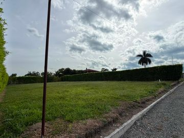 LOTE EN VENTA VIA BARCELONA/CALARCA