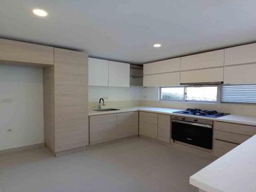 CASA EN ARRIENDO EN AV ALBERTO MENDOZA/MANIZALES