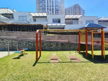 CASA EN ARRIENDO EN AV ALBERTO MENDOZA/MANIZALES
