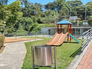 CASA EN ARRIENDO EN AV ALBERTO MENDOZA/MANIZALES