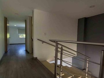 CASA EN ARRIENDO EN AV ALBERTO MENDOZA/MANIZALES