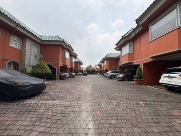 Casa en condominio en venta en interlomas en Huixquilucan