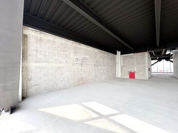 Piso Corporativo a Estrenar en Venta sobre Periférico | Los Alpes | Vista Panorá