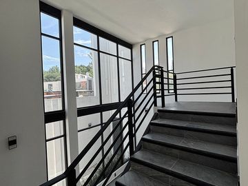Casa en Venta | Renta en Lomas de Juriquilla + 4 recámaras + cuarto de servicio