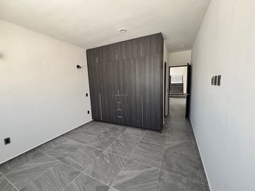 Casa en Venta | Renta en Lomas de Juriquilla + 4 recámaras + cuarto de servicio