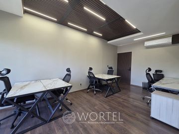 Renta de Oficina Lomas | 15 personas | Amueblada