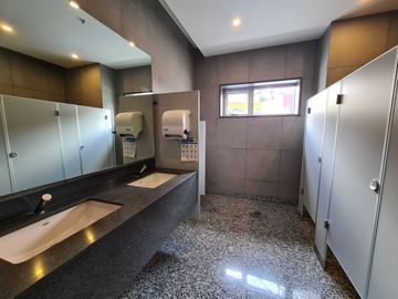 Renta de Oficina Av. Universidad | 600 m2 | Estrenar