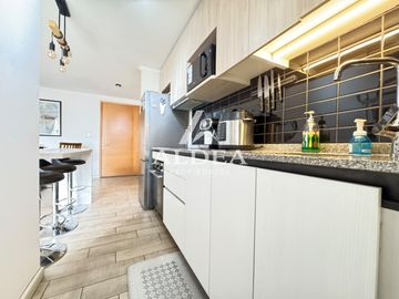 2 Dormitorios | 2 Baños | Estacionamiento | Bodega | Aire Acondicionado