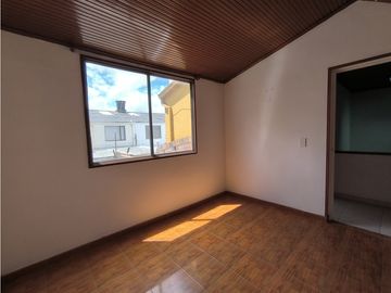 Amplia Casa en Mandalay para Arriendo